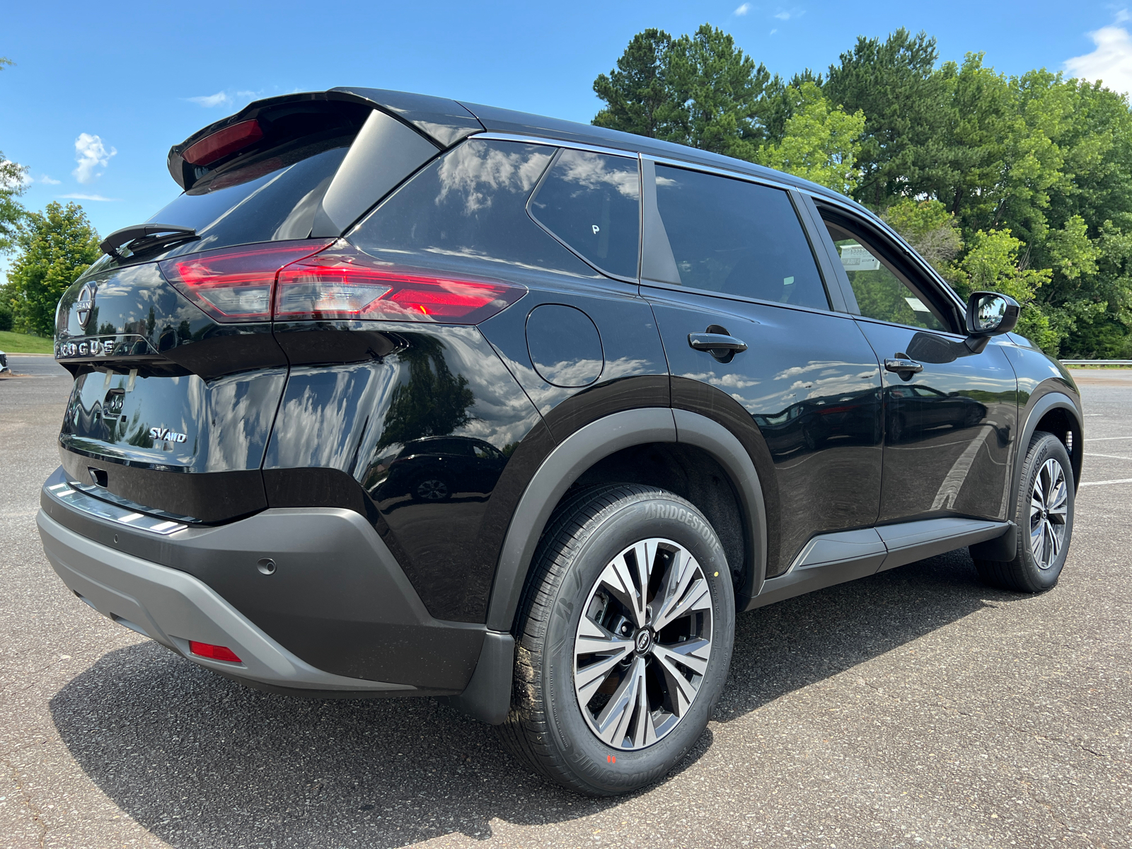 2023 Nissan Rogue SV 10