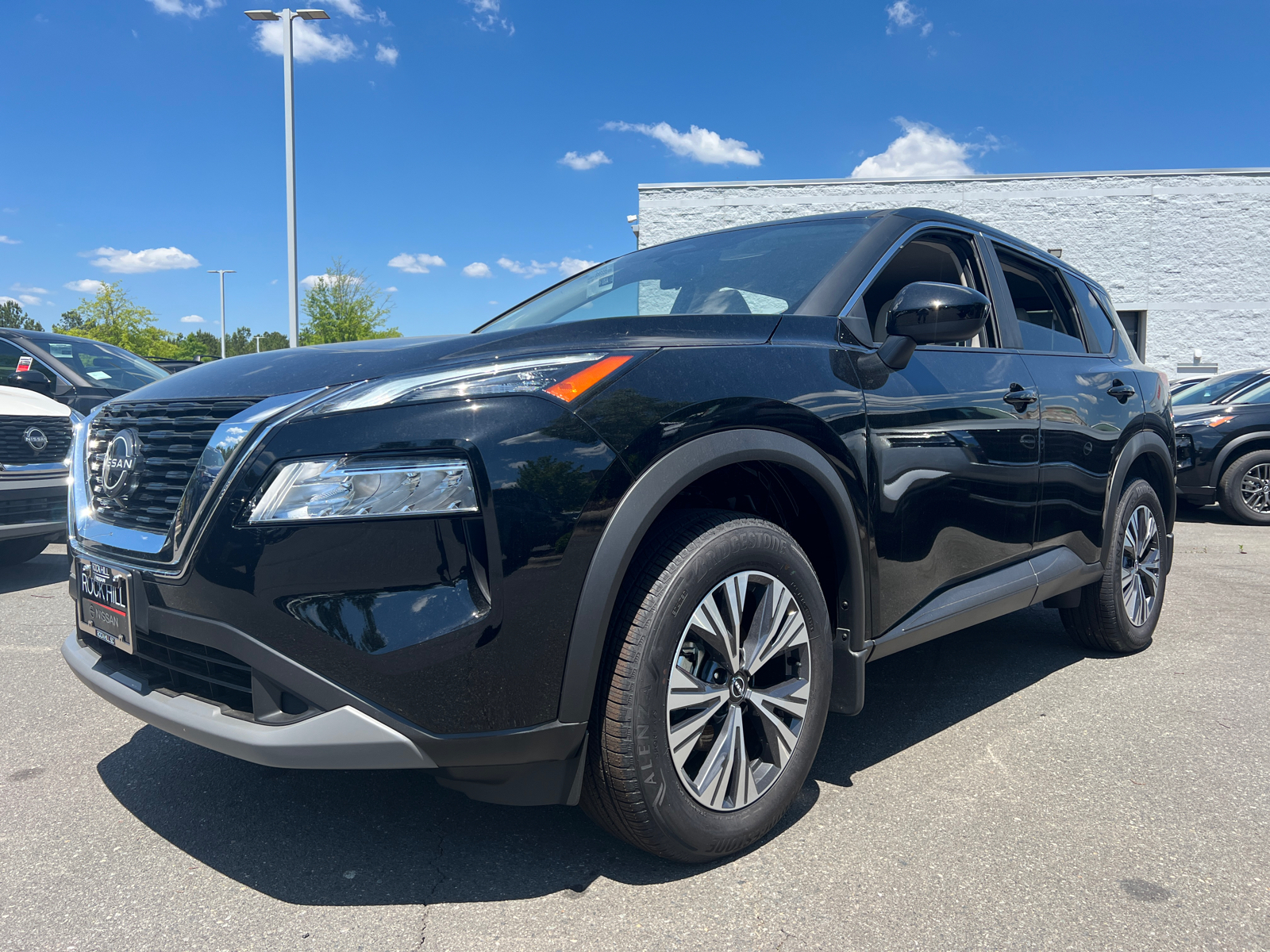 2023 Nissan Rogue SV 4