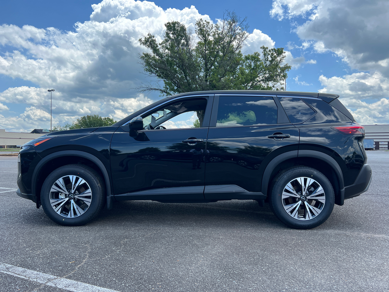 2023 Nissan Rogue SV 5