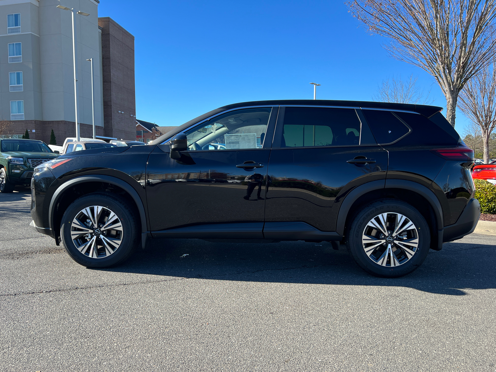 2023 Nissan Rogue SV 5