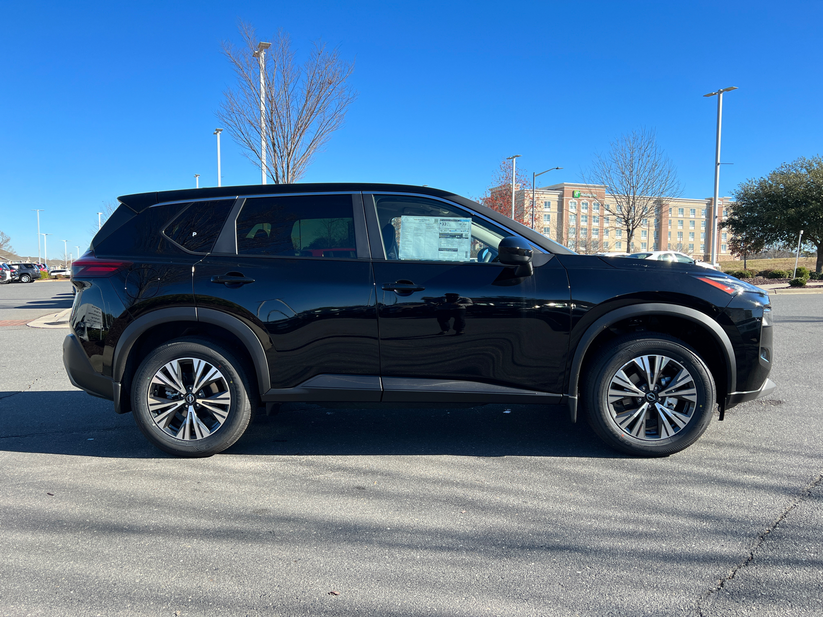 2023 Nissan Rogue SV 10