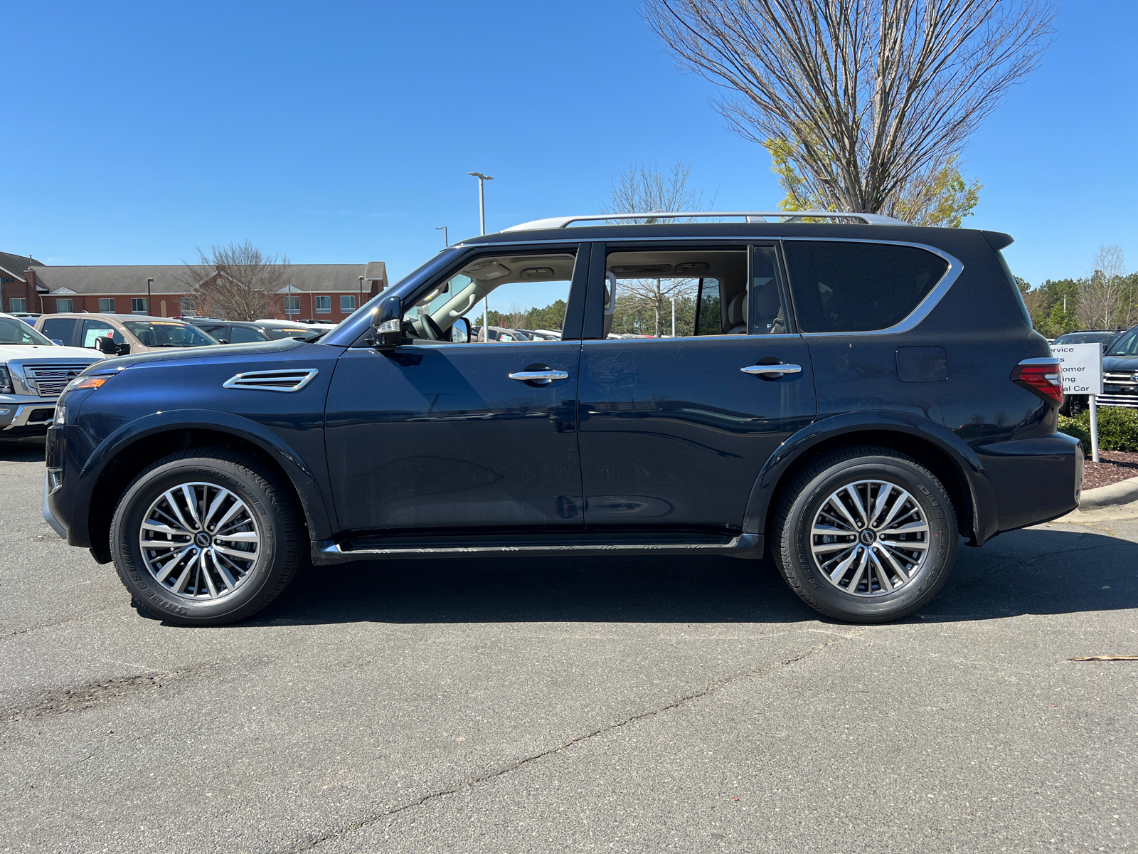 2024 Nissan Armada SL 5