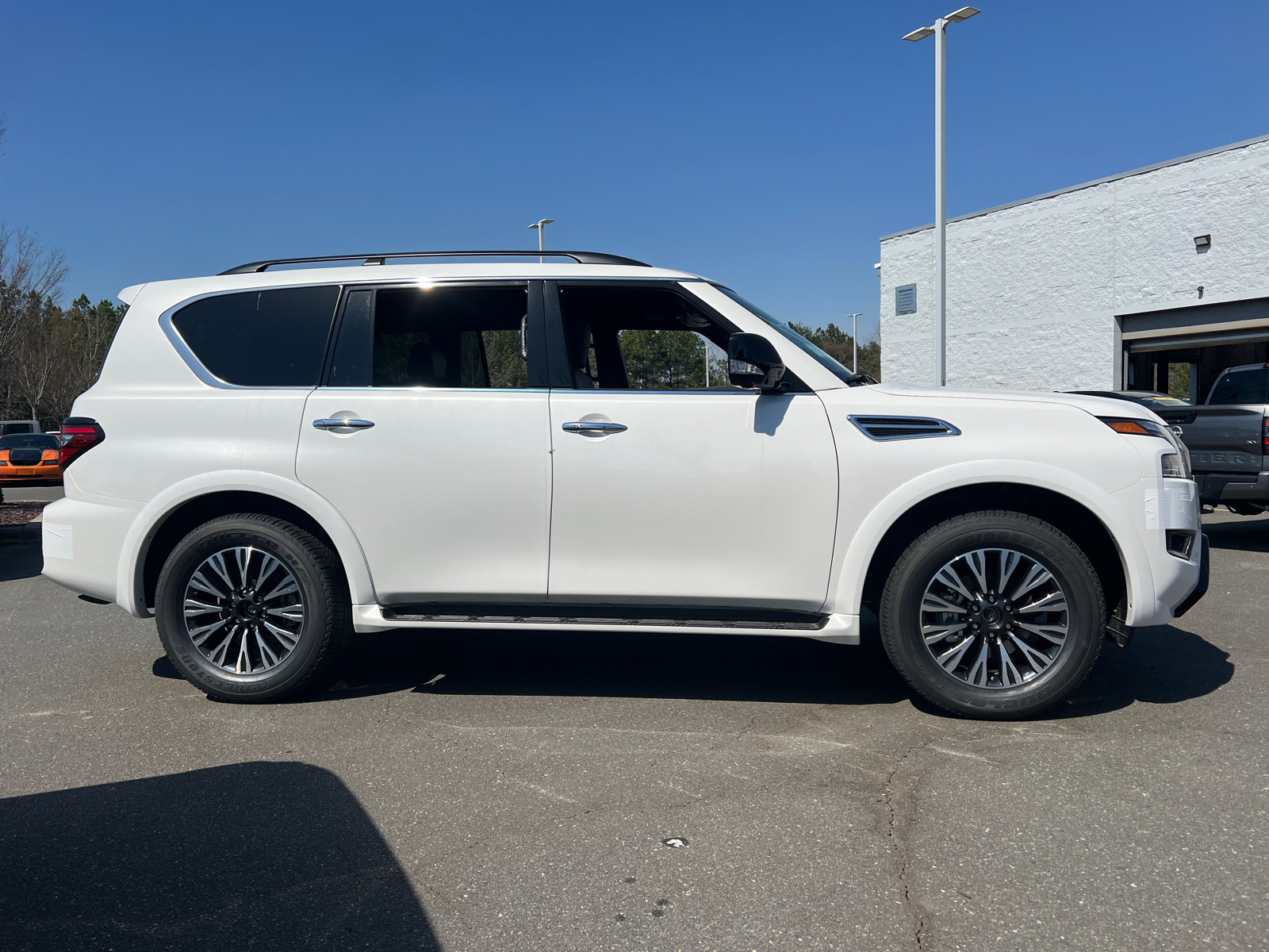 2024 Nissan Armada SL 11