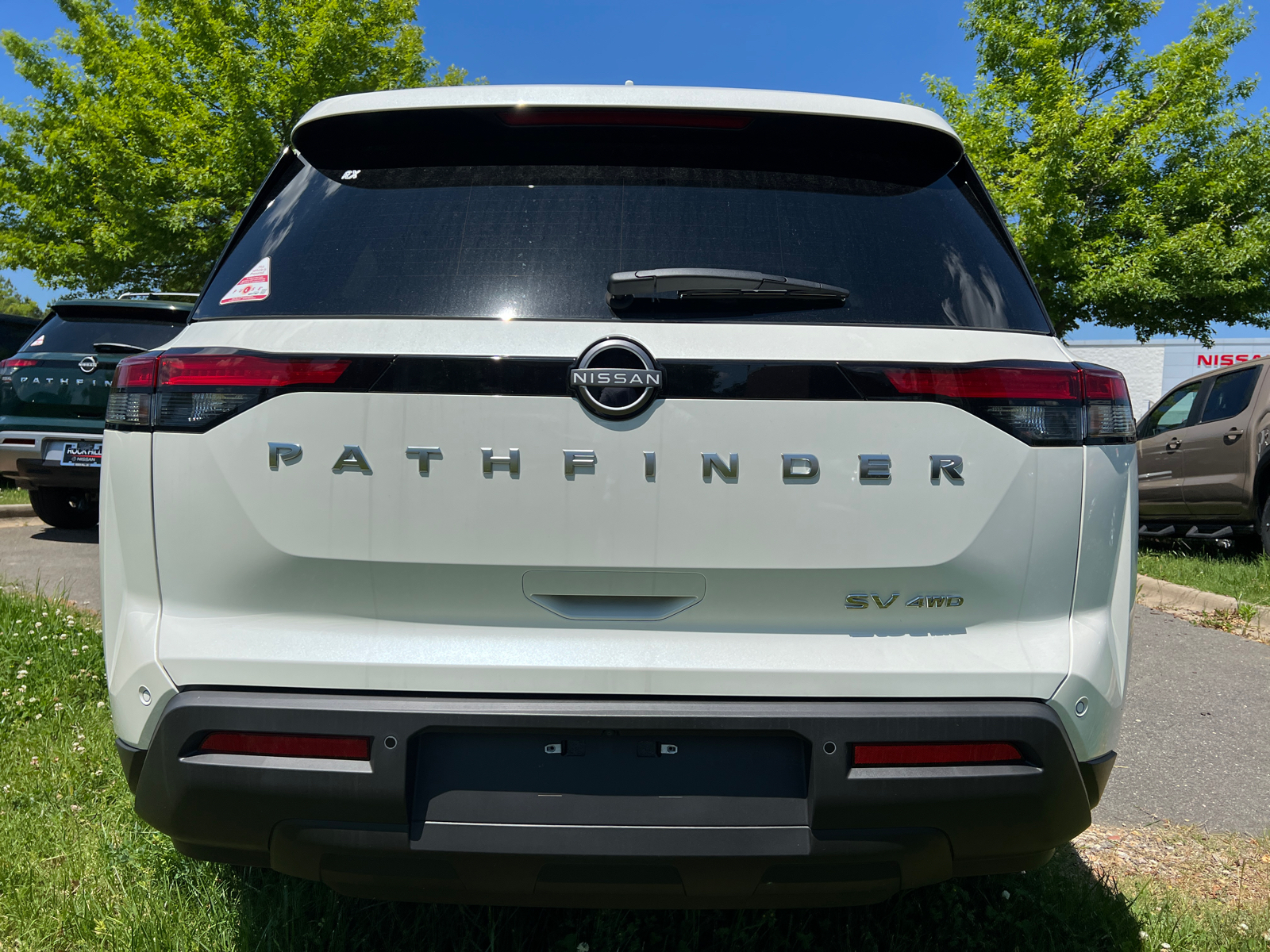 2024 Nissan Pathfinder SV 5