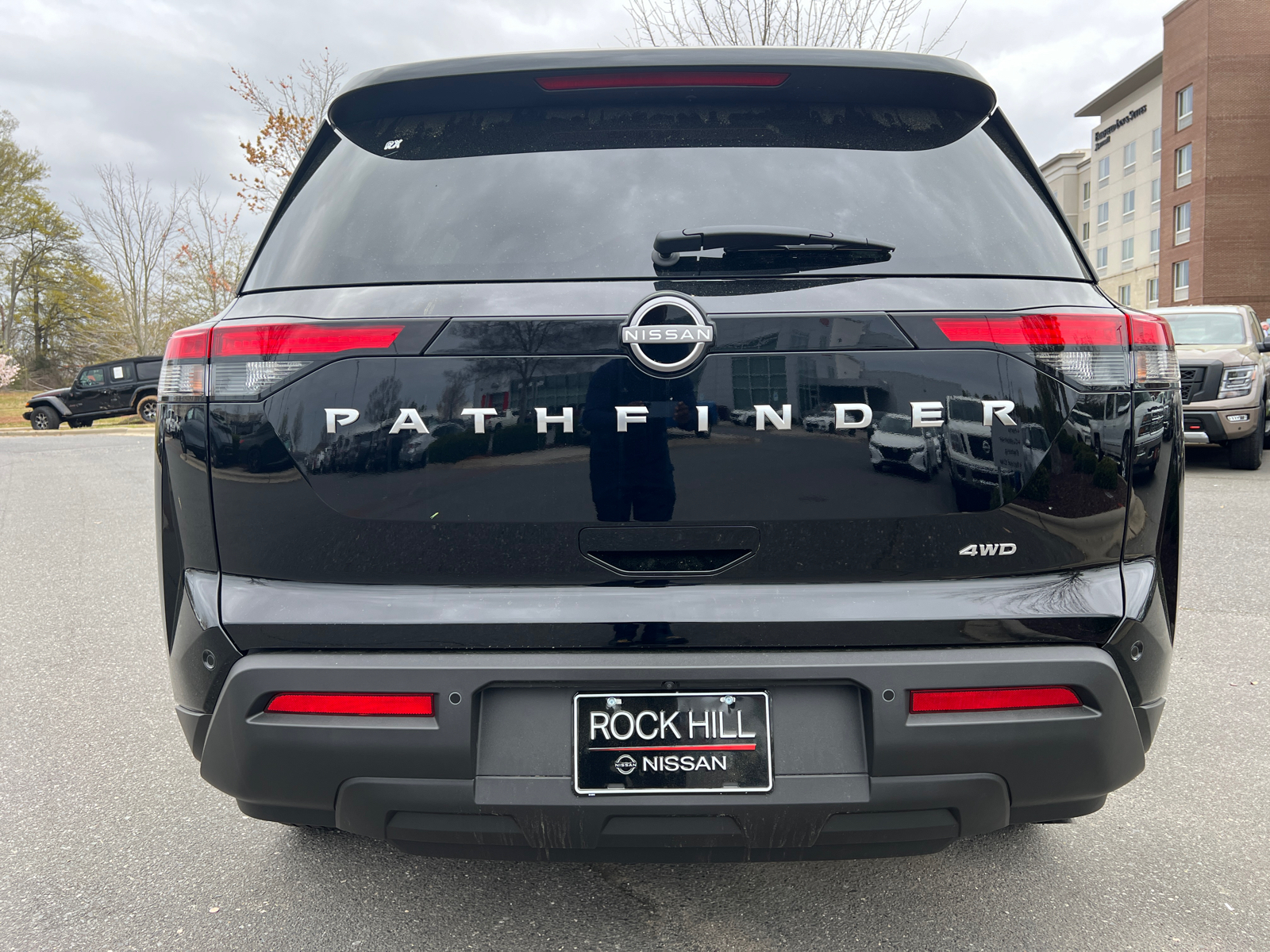 2024 Nissan Pathfinder S 7