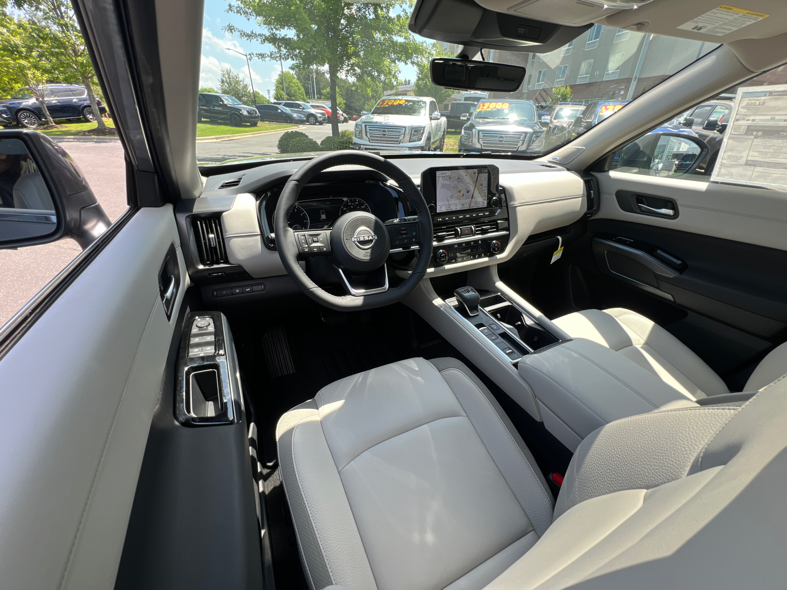 2024 Nissan Pathfinder SL 34