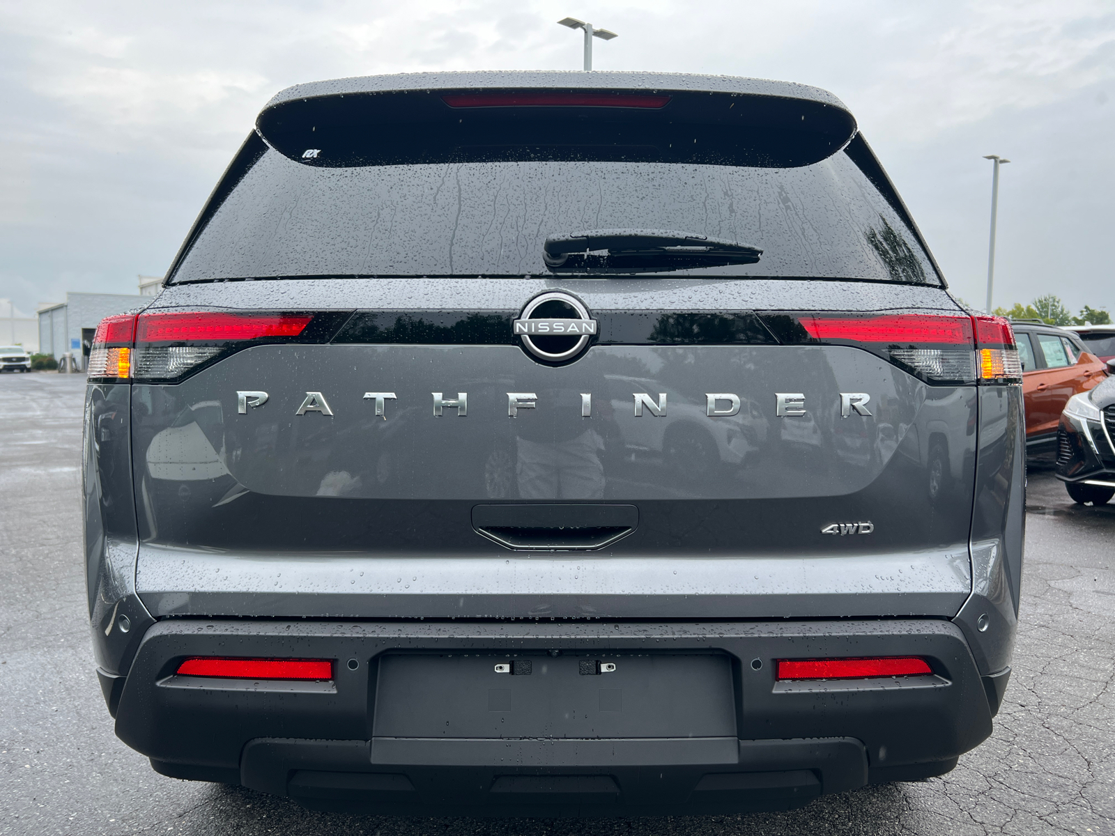 2024 Nissan Pathfinder S 8