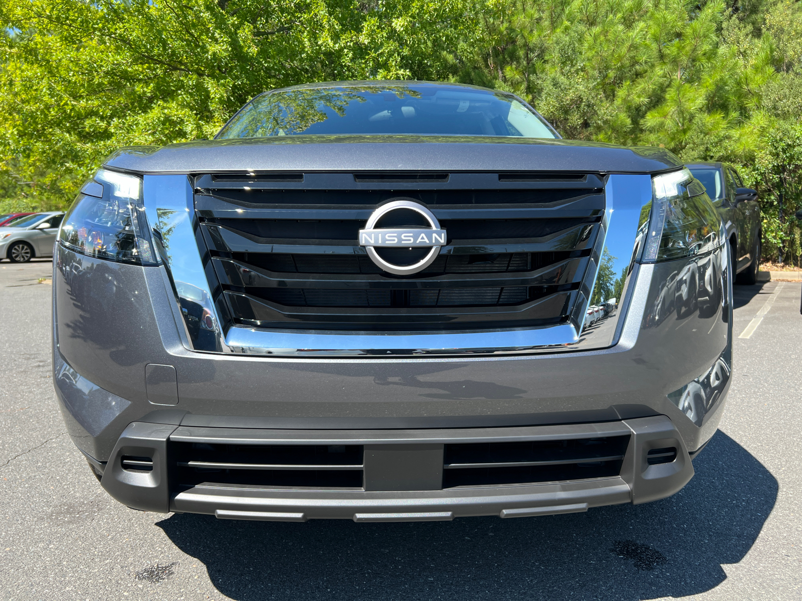 2024 Nissan Pathfinder S 2