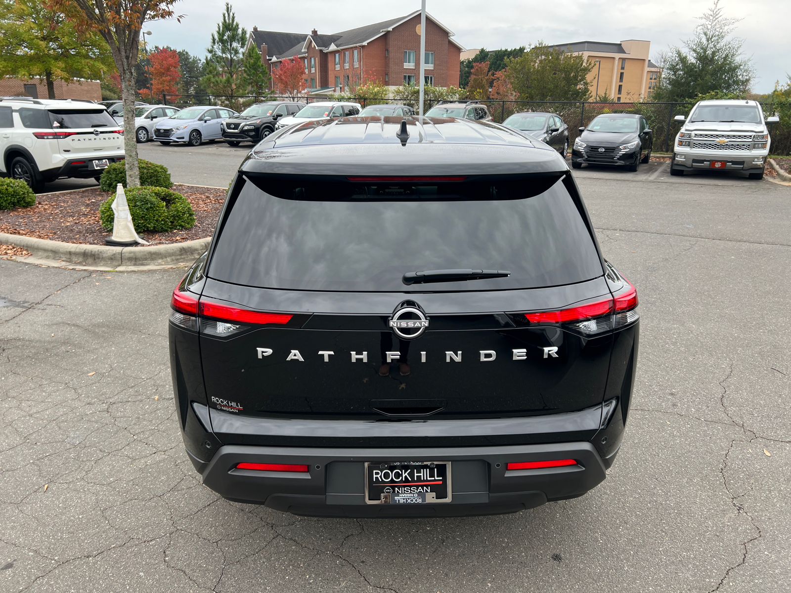 2024 Nissan Pathfinder S 8