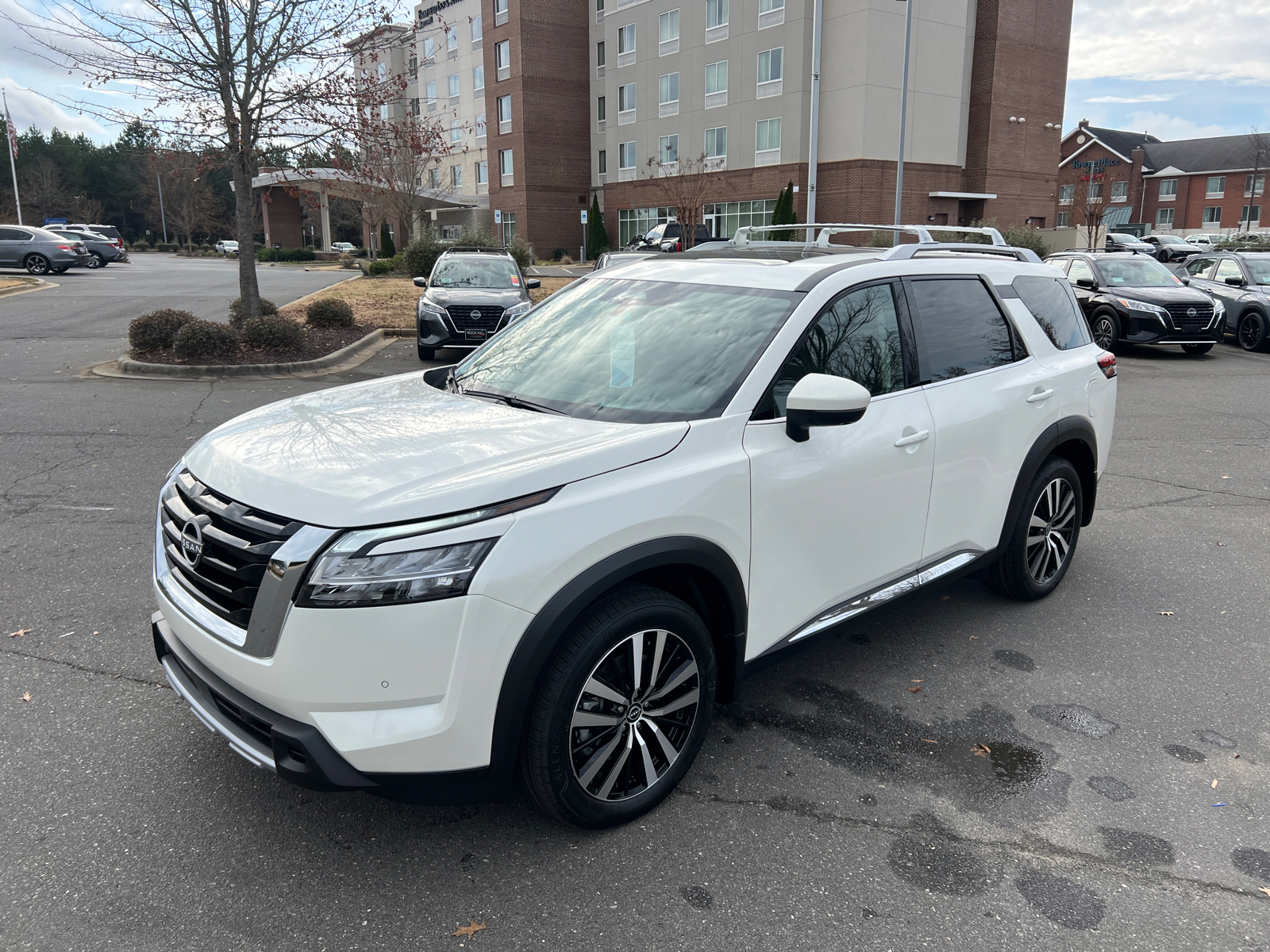 2024 Nissan Pathfinder Platinum 4