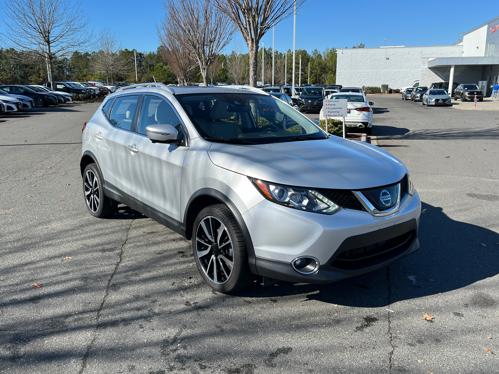 2019 Nissan Rogue Sport SL 1