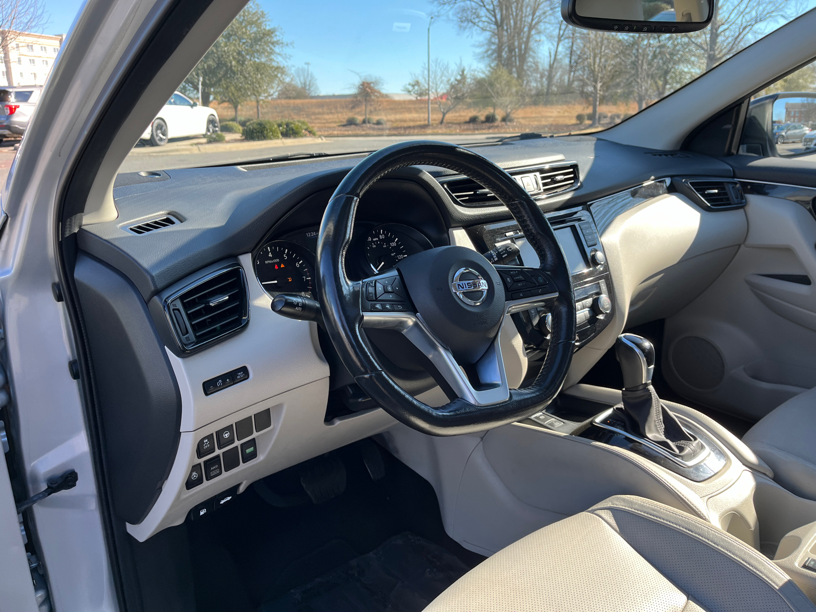 2019 Nissan Rogue Sport SL 19