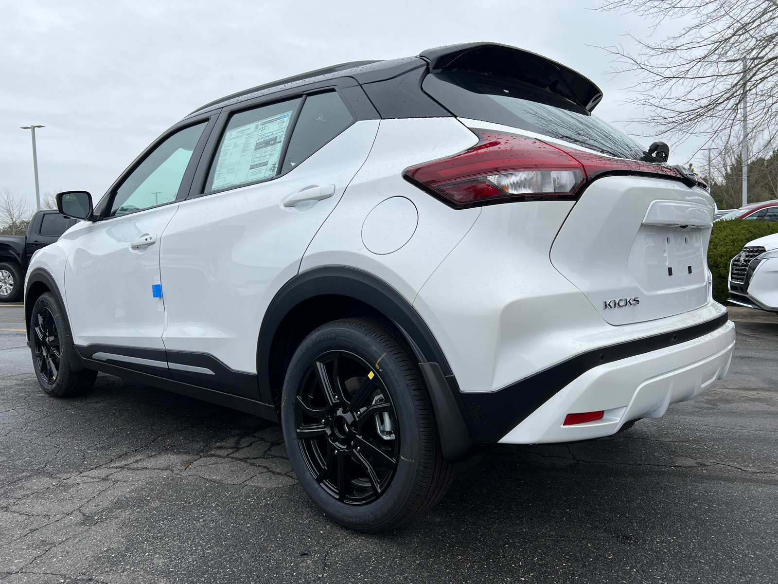 2024 Nissan Kicks SR 7