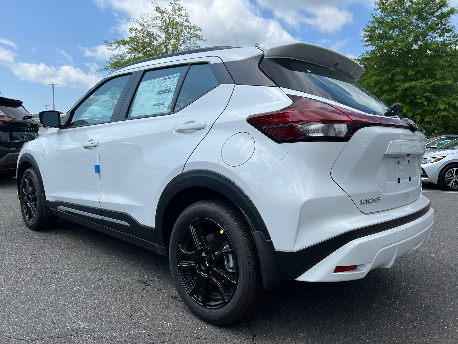 2024 Nissan Kicks SR 6