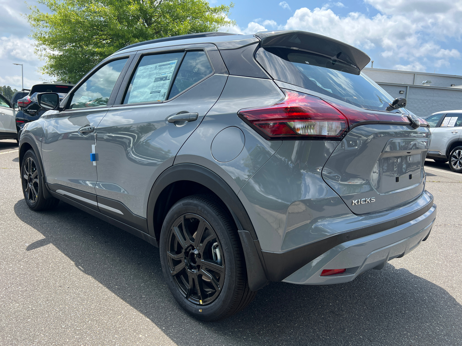 2024 Nissan Kicks SR 6