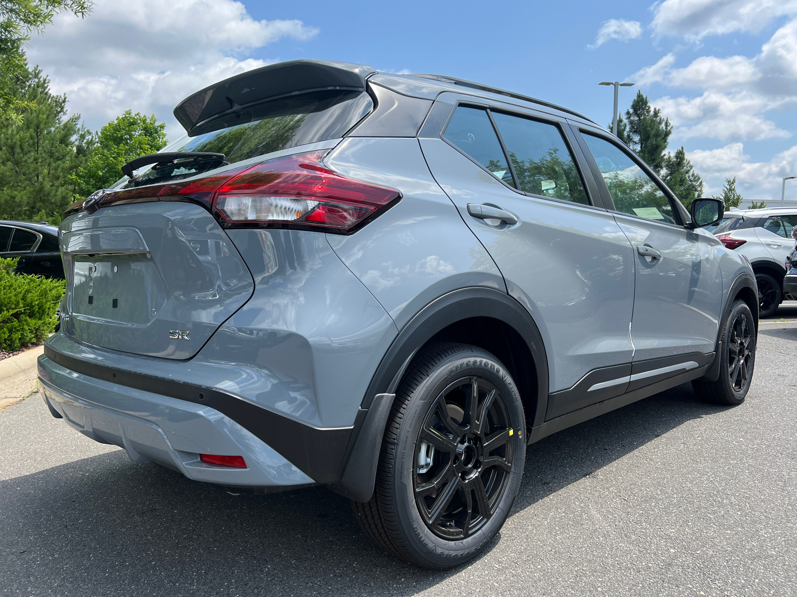 2024 Nissan Kicks SR 8