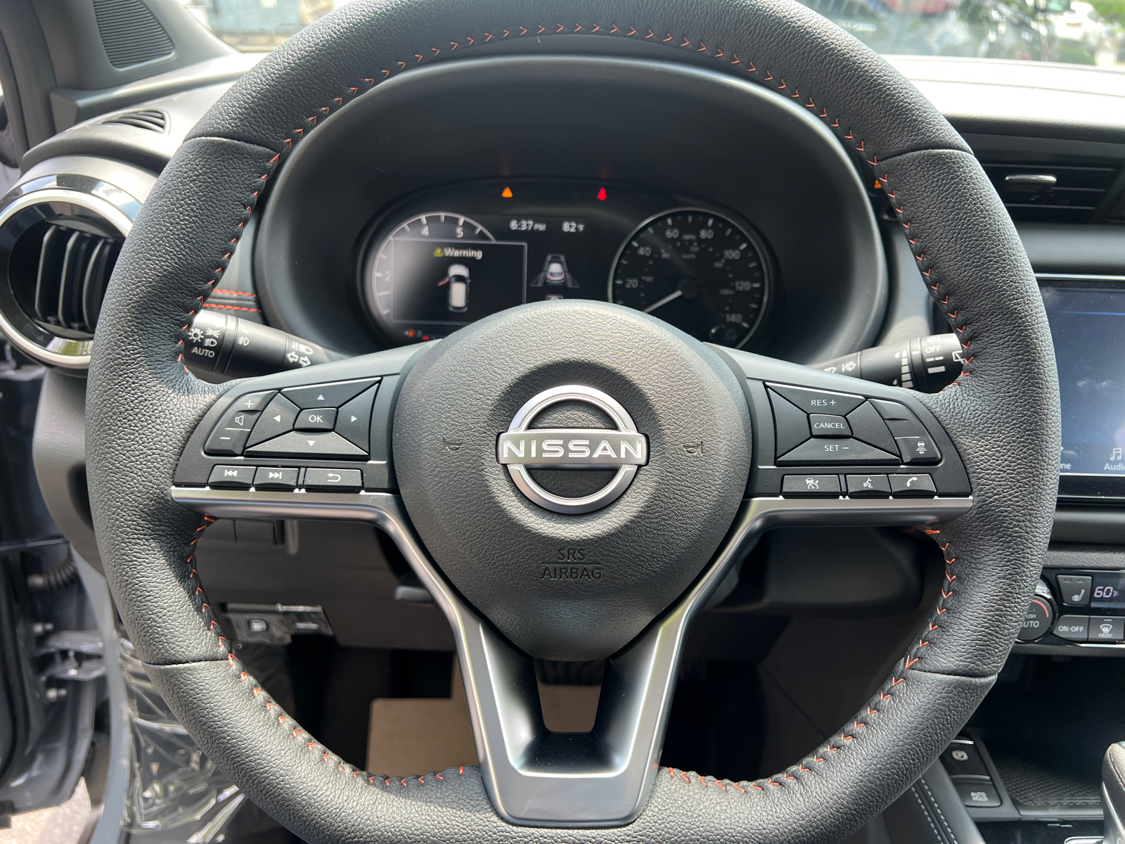 2024 Nissan Kicks SR 20