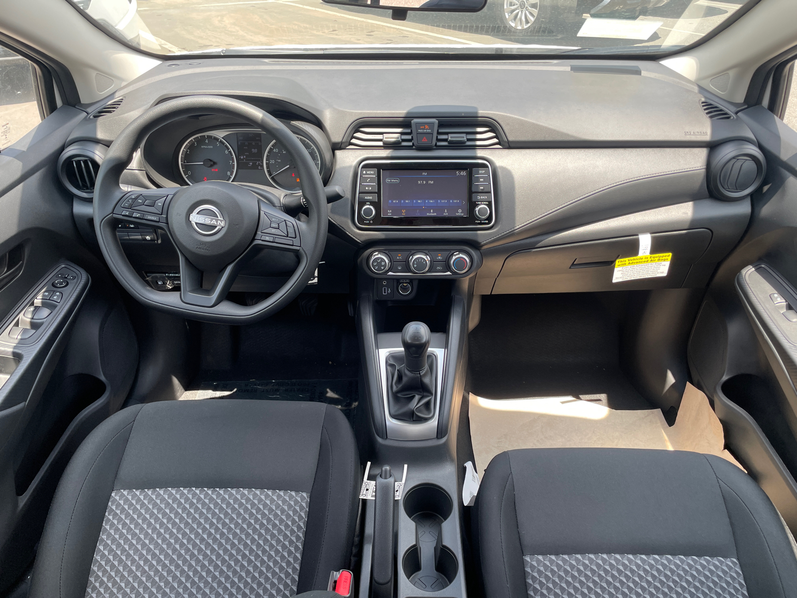 2024 Nissan Versa 1.6 S 28