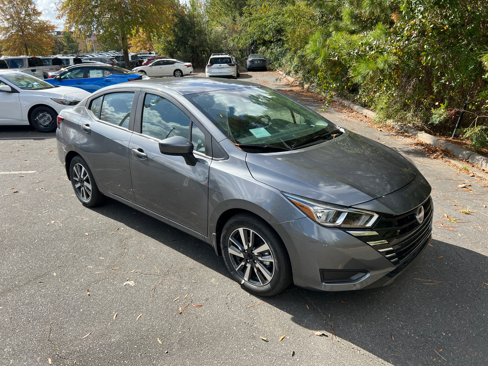 2024 Nissan Versa 1.6 SV 1