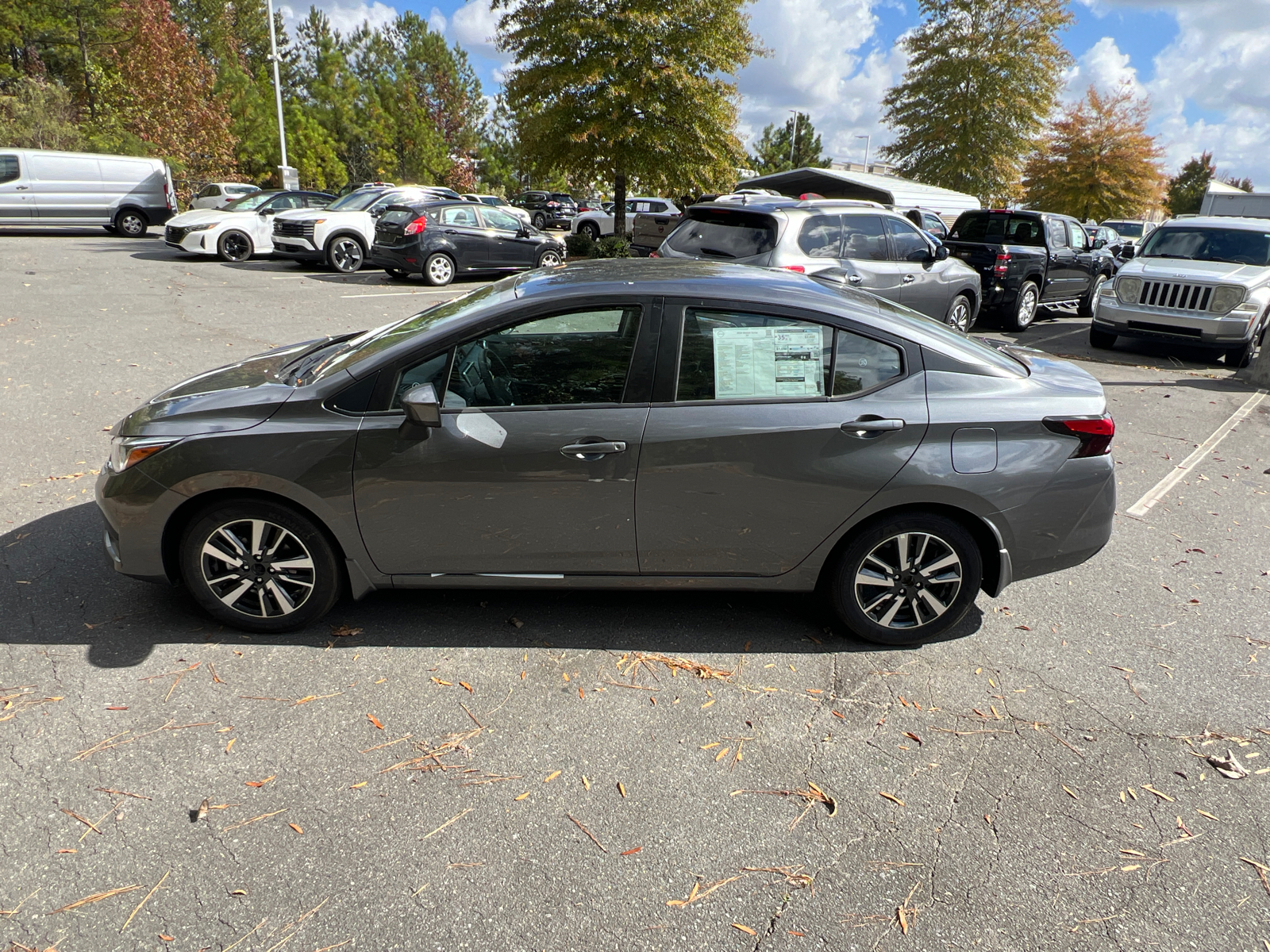 2024 Nissan Versa 1.6 SV 5