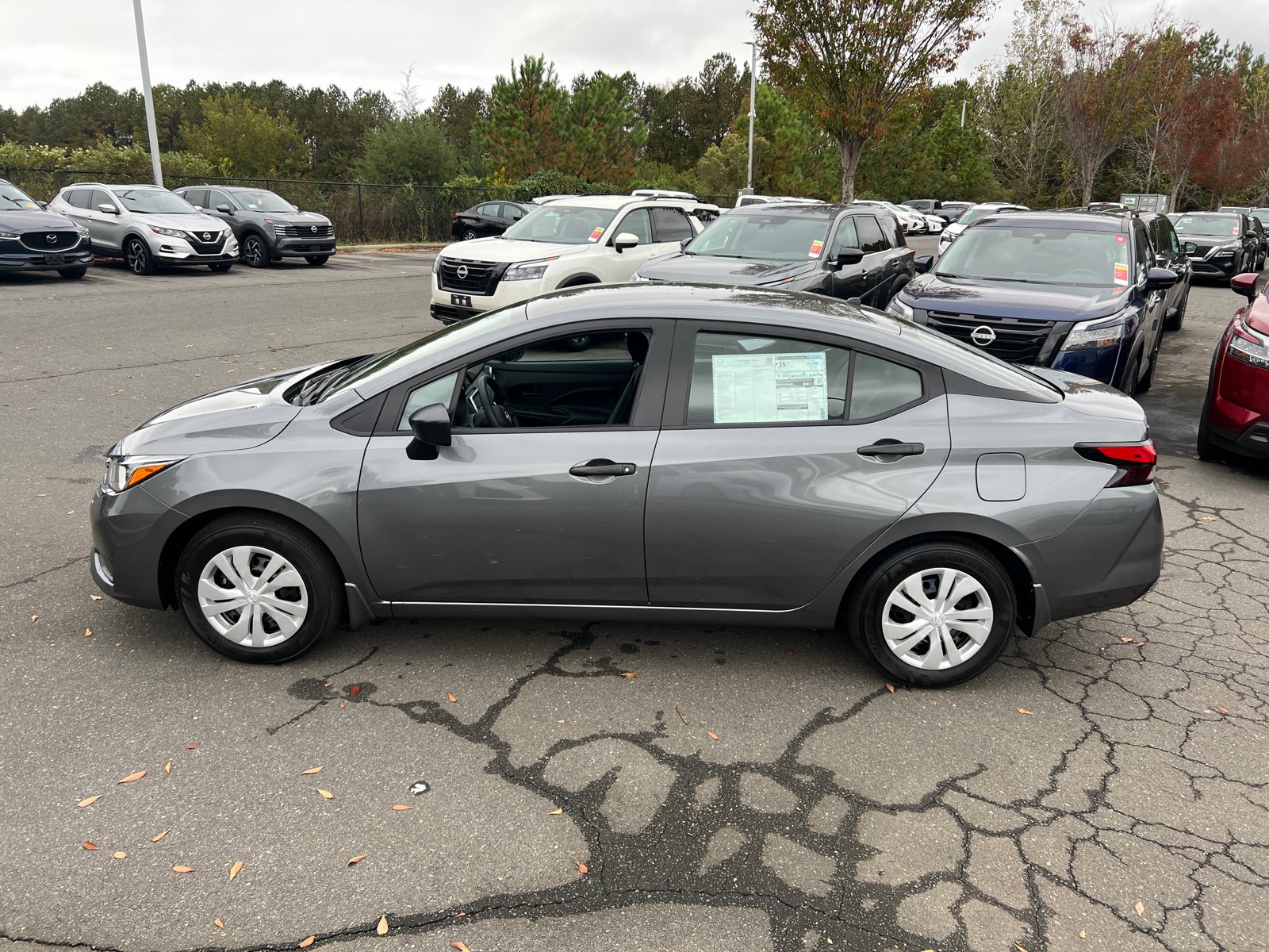 2024 Nissan Versa 1.6 S 5