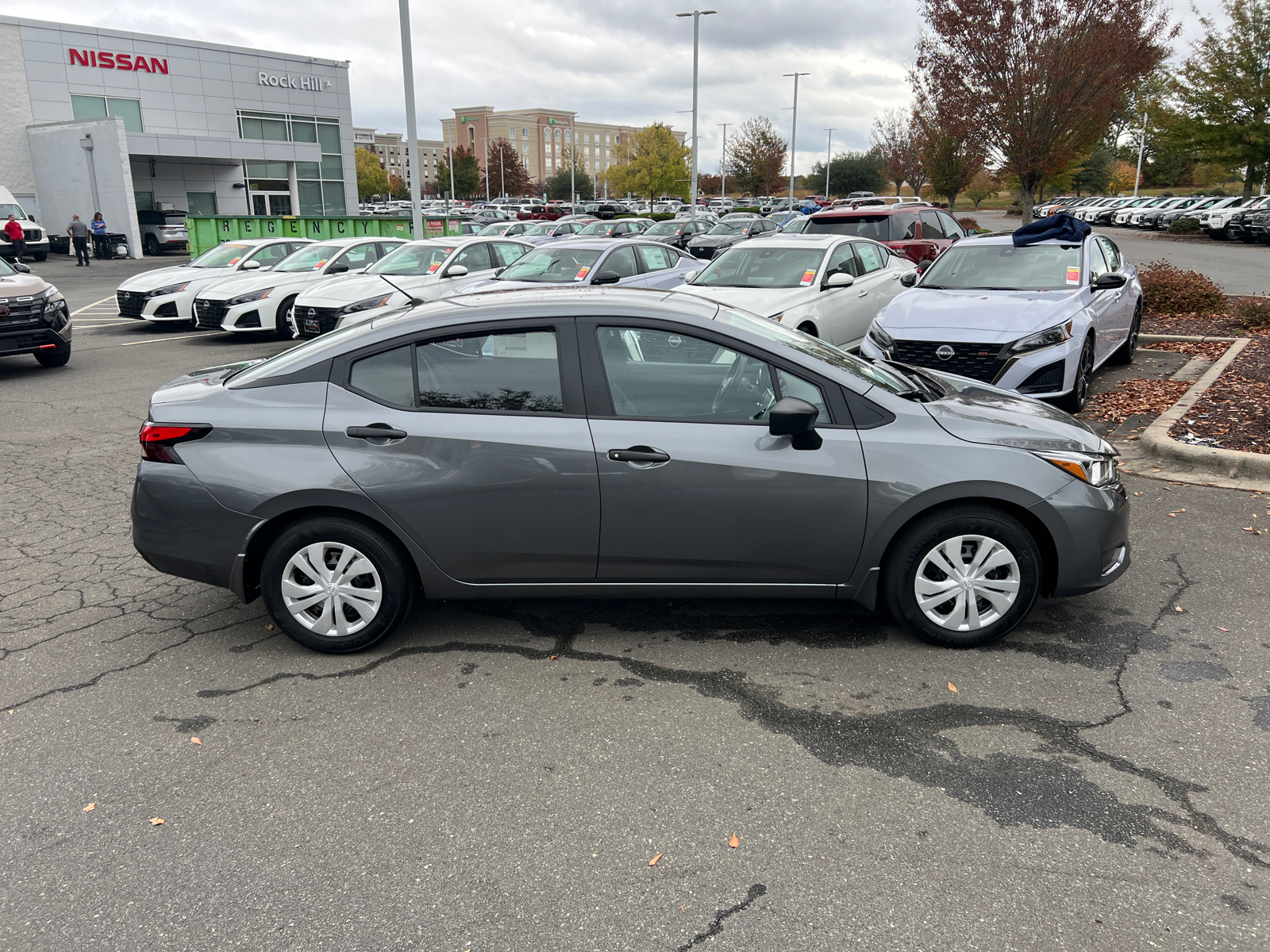 2024 Nissan Versa 1.6 S 11