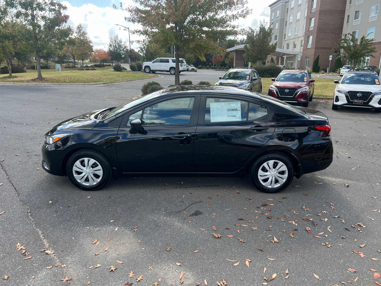 2024 Nissan Versa 1.6 S 5