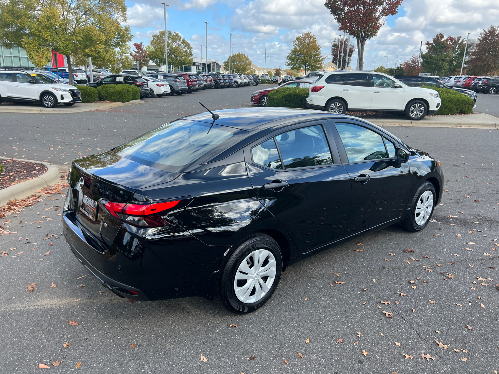 2024 Nissan Versa 1.6 S 10