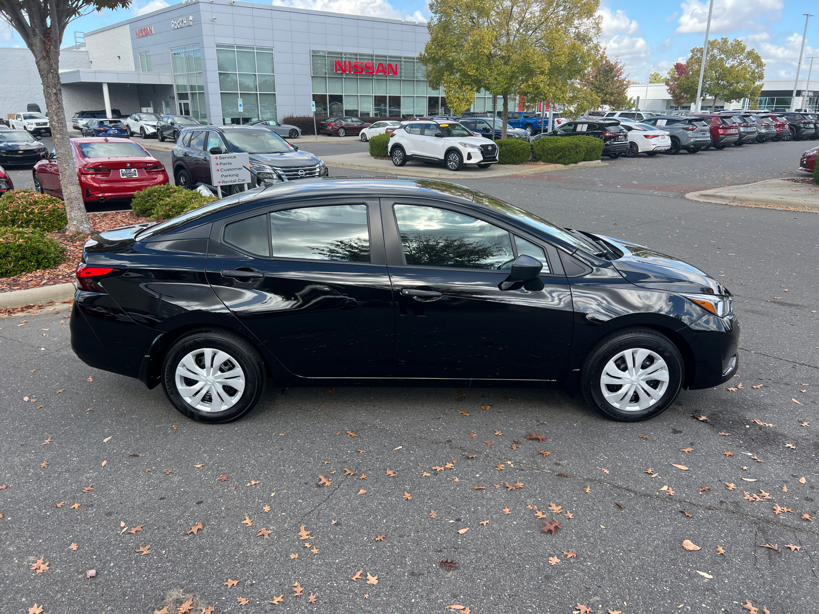 2024 Nissan Versa 1.6 S 11