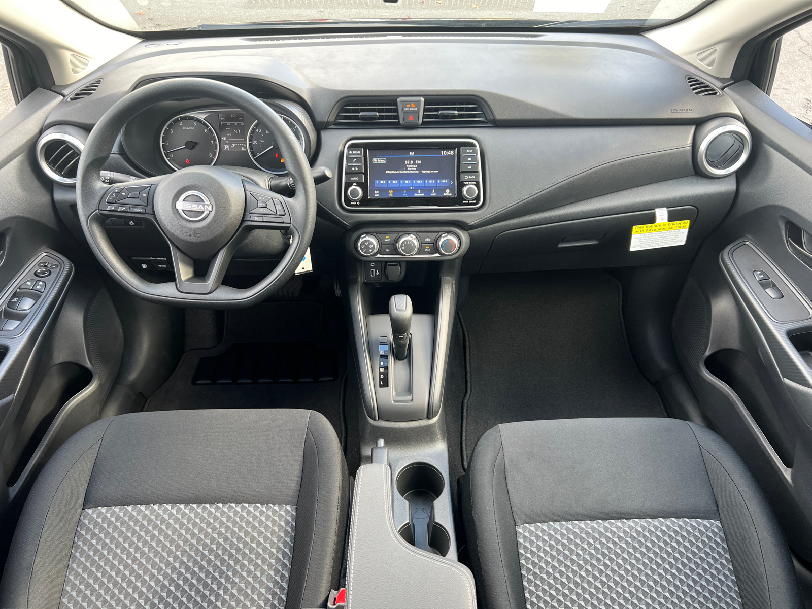 2024 Nissan Versa 1.6 S 31