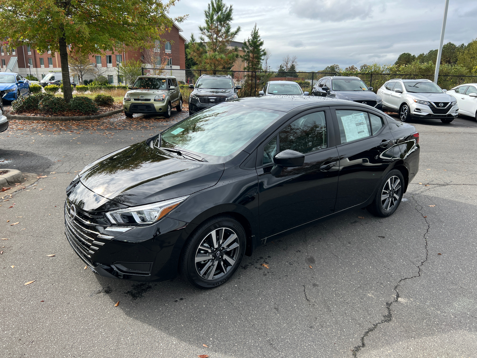 2024 Nissan Versa 1.6 SV 4