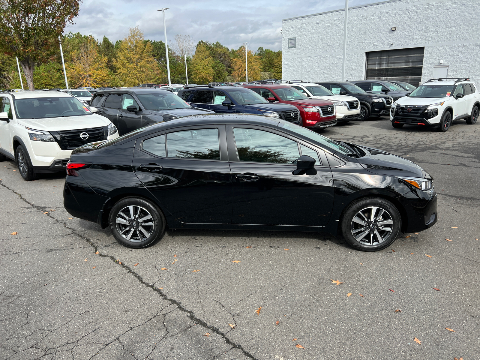 2024 Nissan Versa 1.6 SV 11