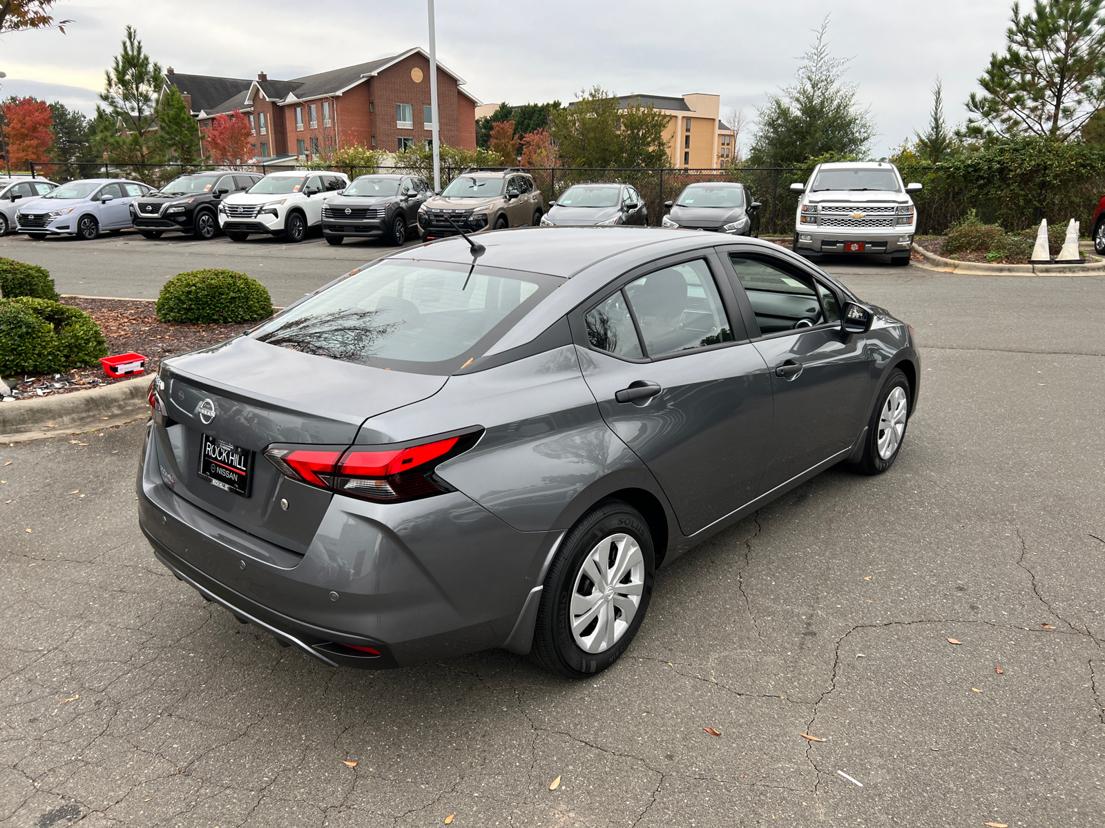 2024 Nissan Versa 1.6 S 10