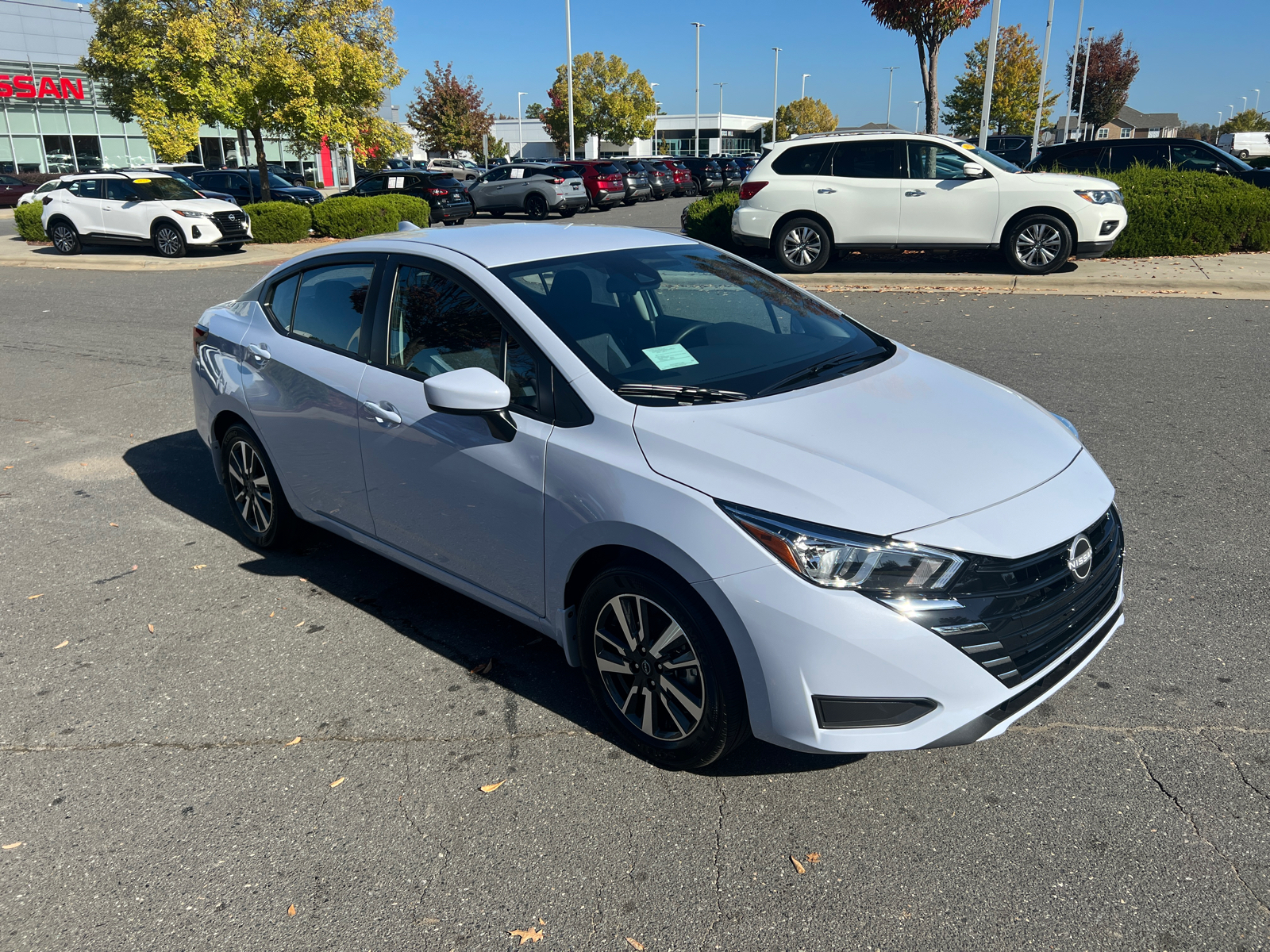 2024 Nissan Versa 1.6 SV 1