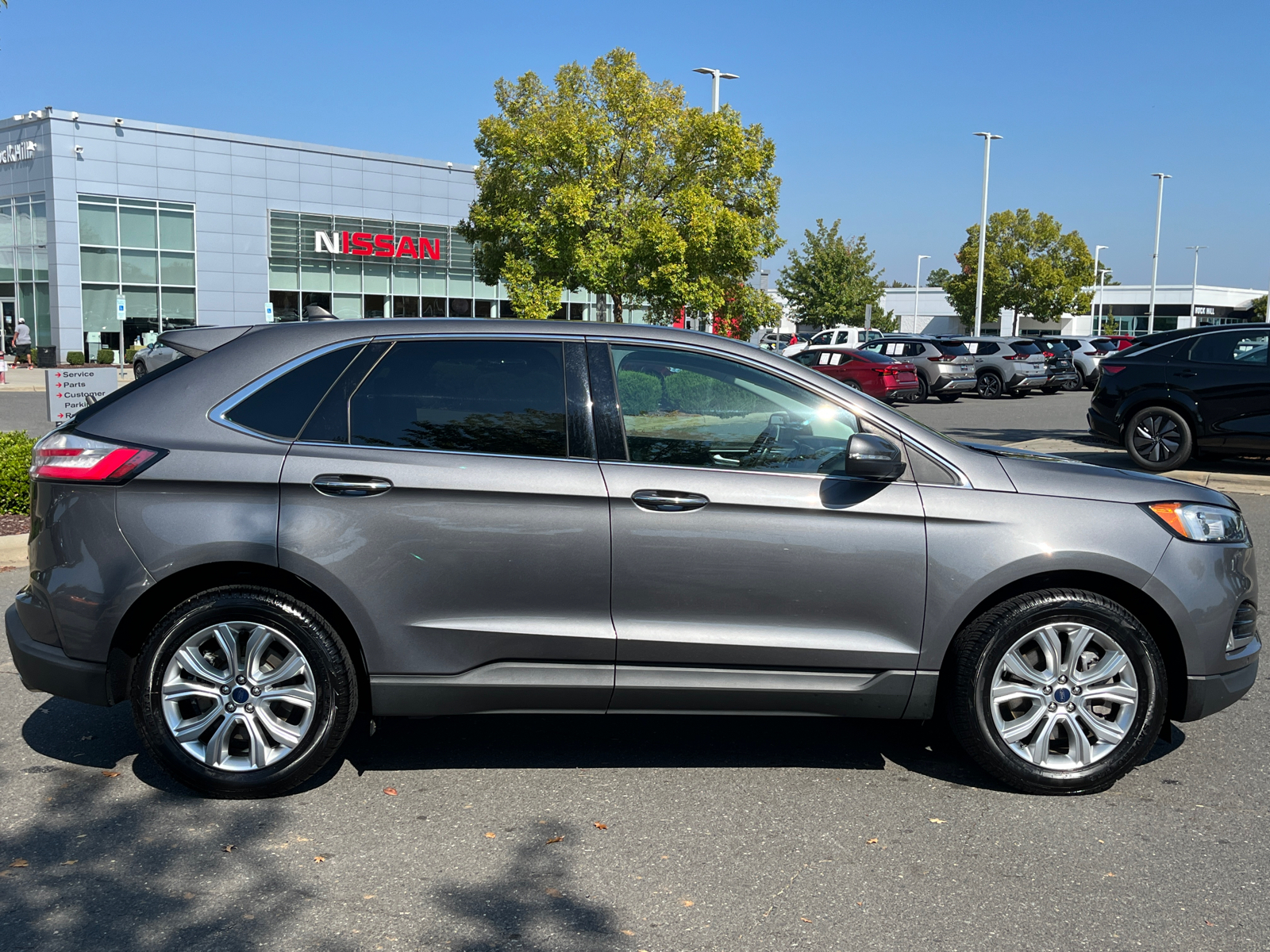 2021 Ford Edge Titanium 11