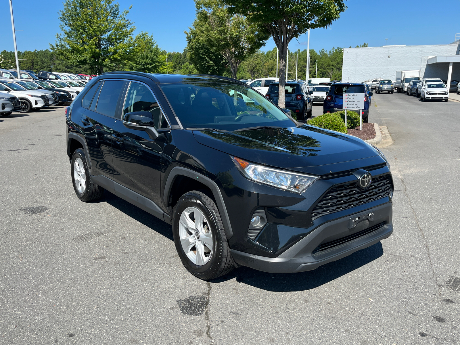 2021 Toyota RAV4 XLE 1