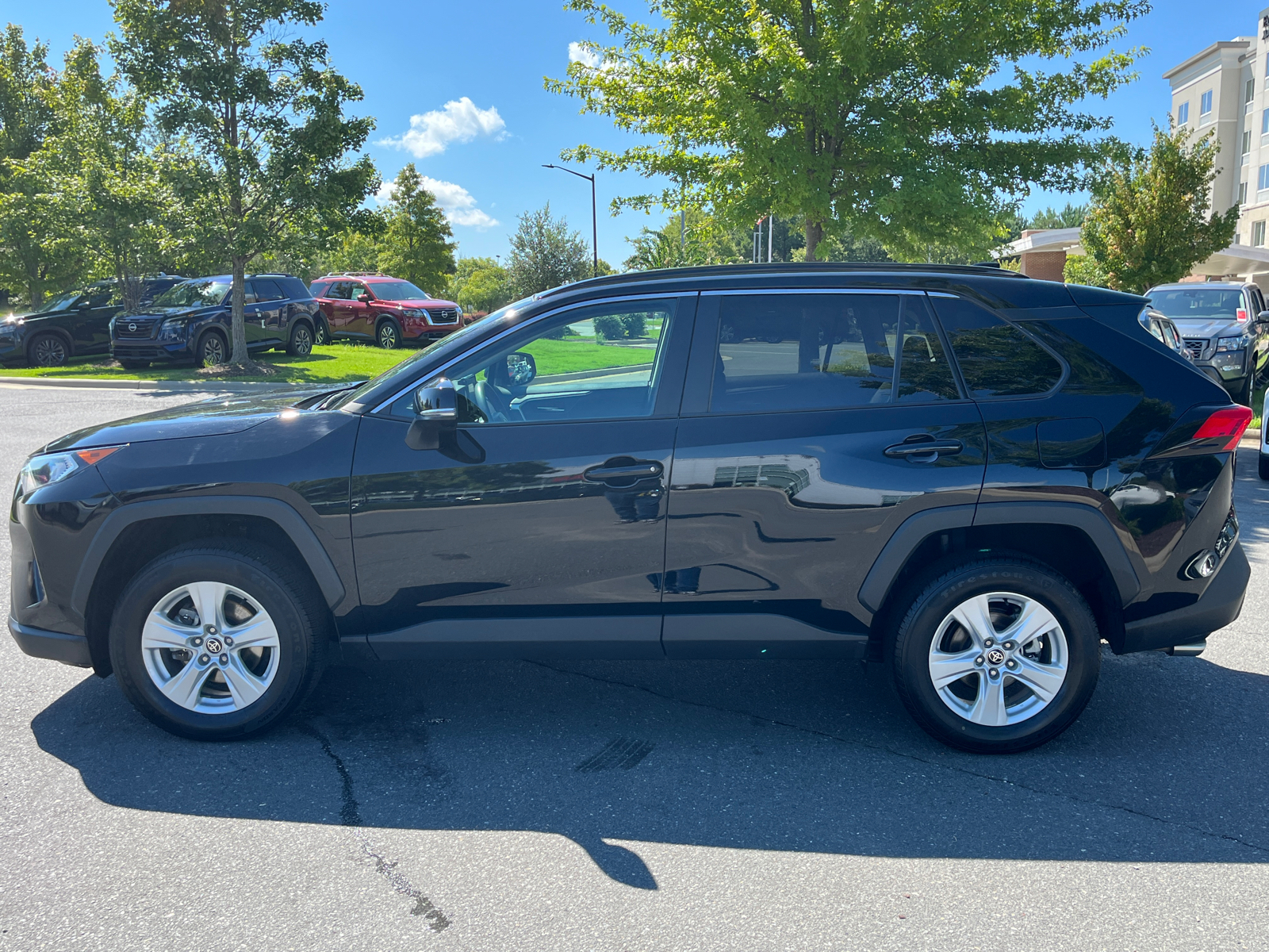 2021 Toyota RAV4 XLE 5