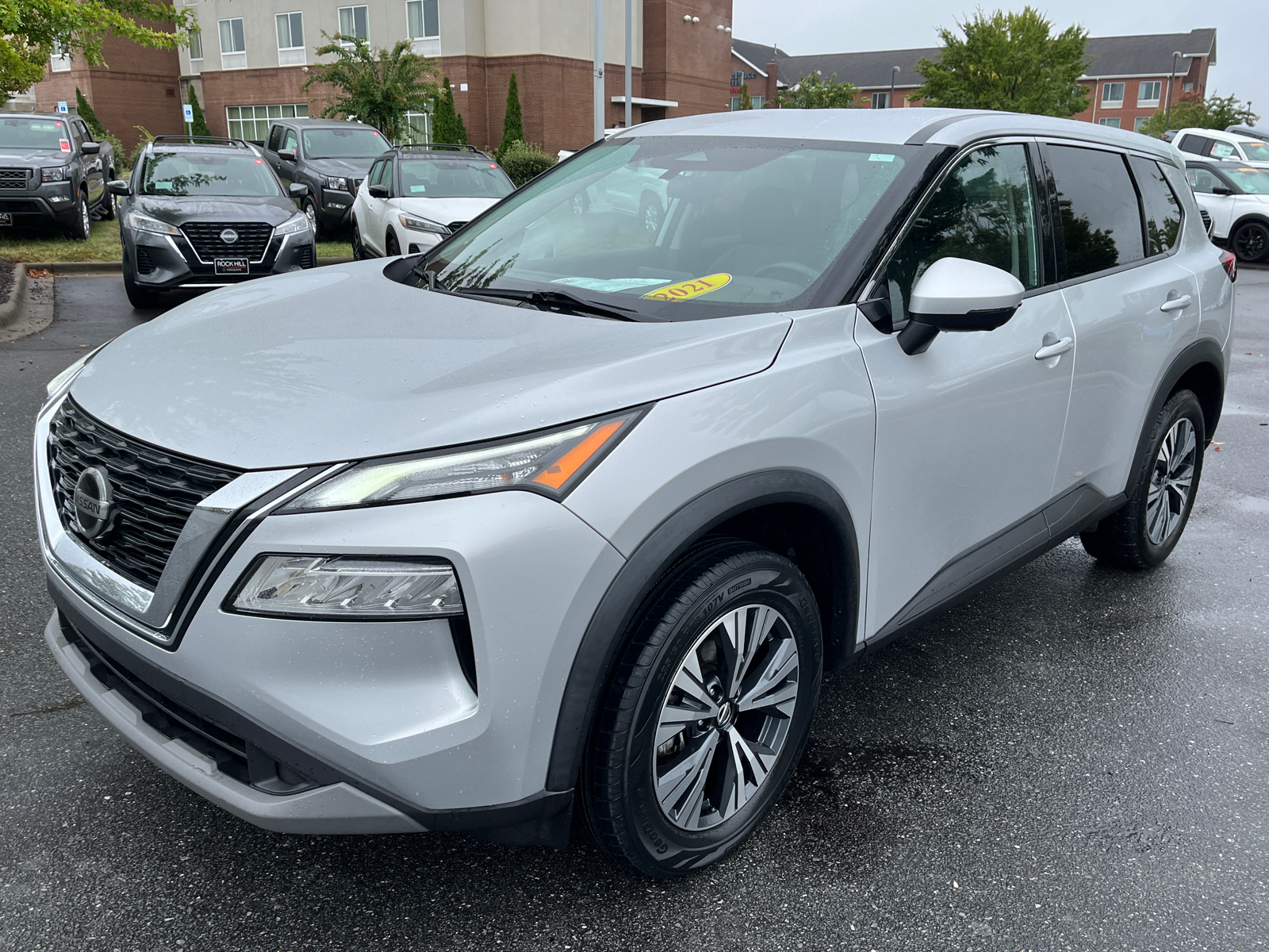 2021 Nissan Rogue SV 4