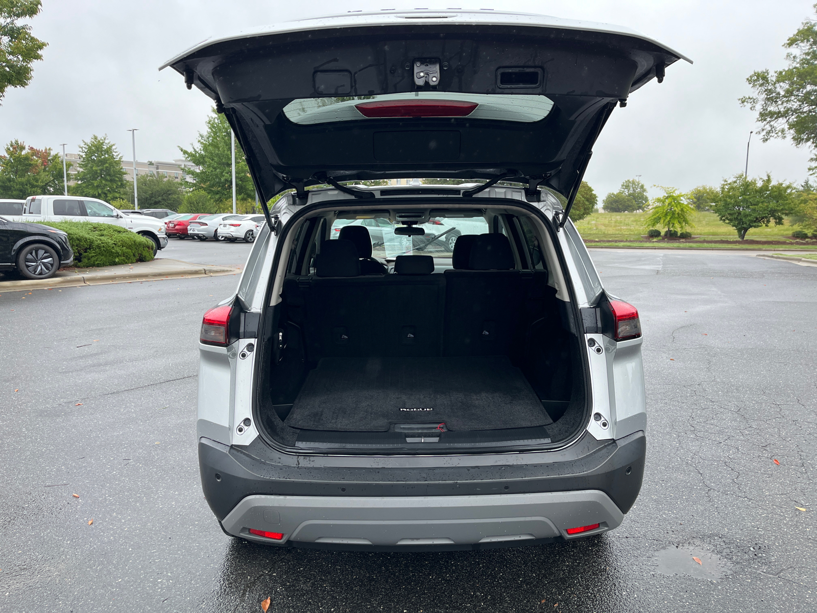 2021 Nissan Rogue SV 35