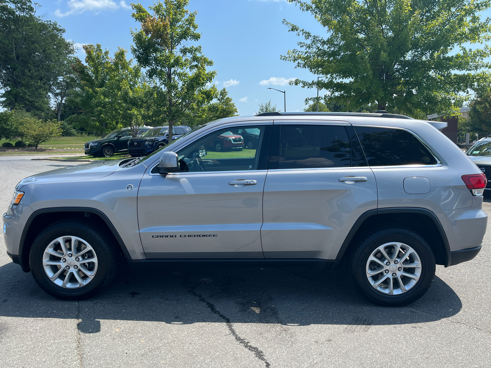 2021 Jeep Grand Cherokee Laredo E 5