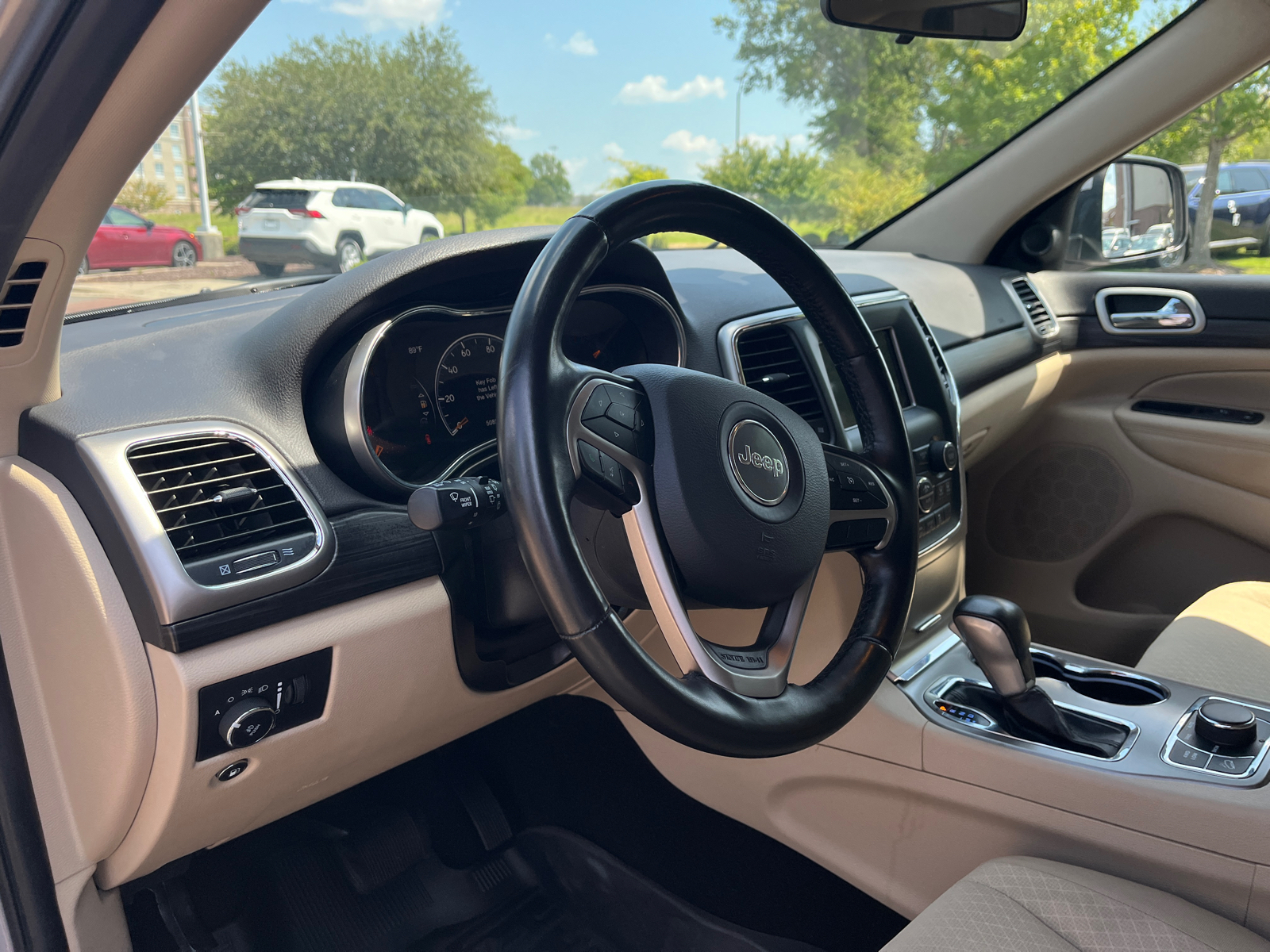 2021 Jeep Grand Cherokee Laredo E 18