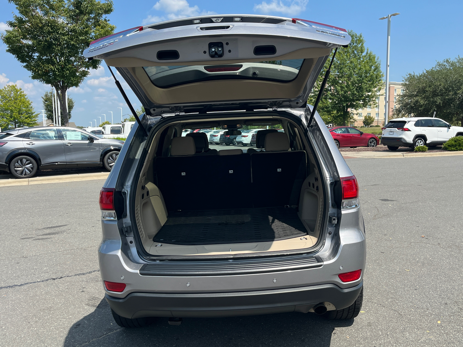 2021 Jeep Grand Cherokee Laredo E 36