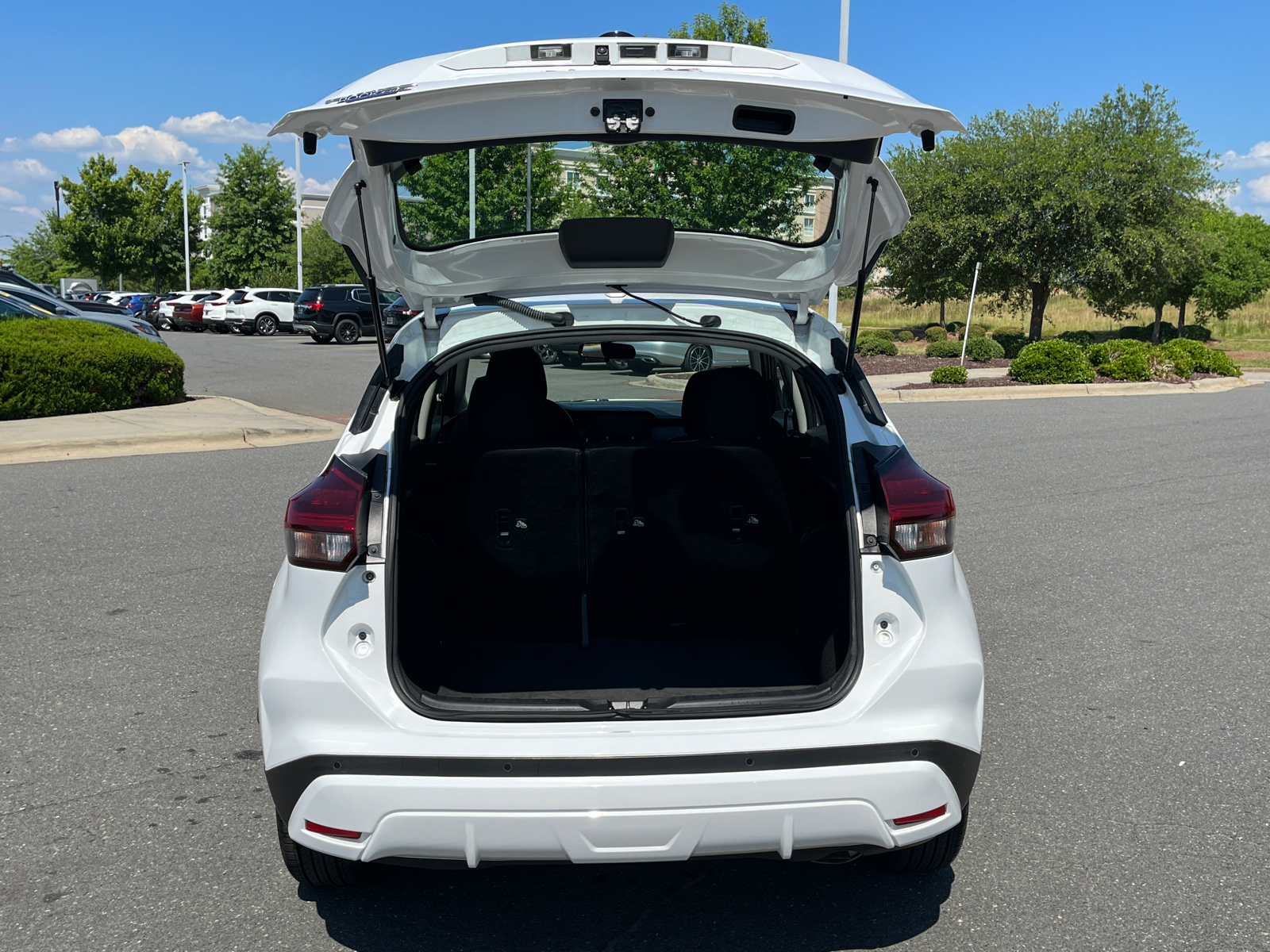 2021 Nissan Kicks S 32