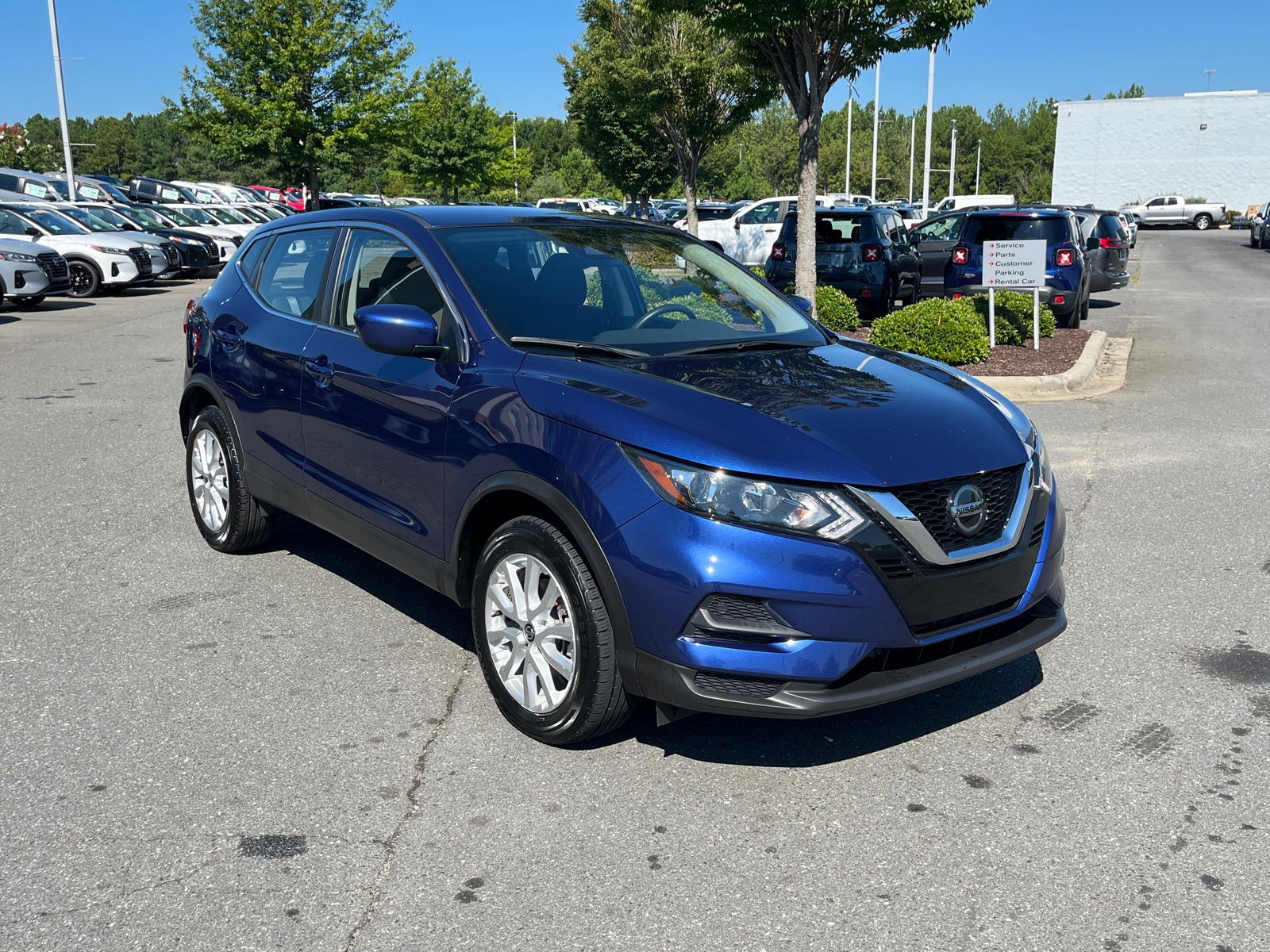 2021 Nissan Rogue Sport S 1