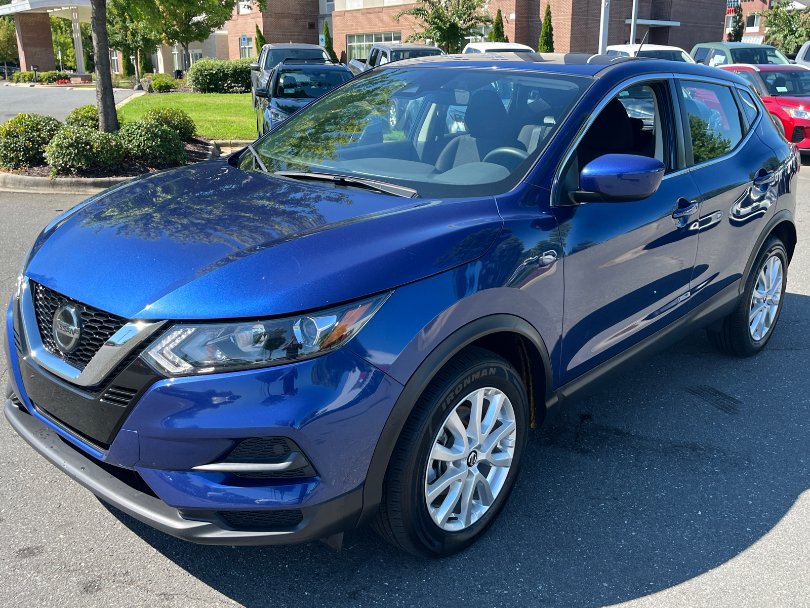 2021 Nissan Rogue Sport S 4