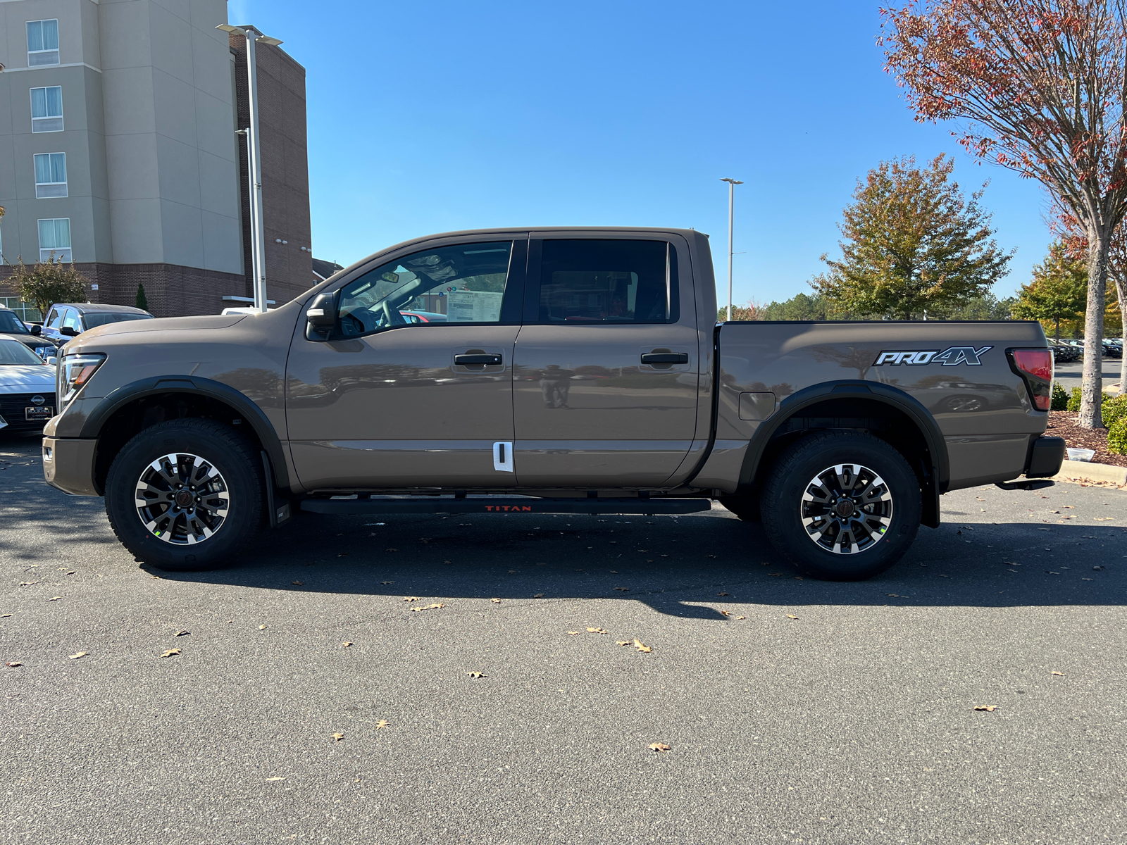 2024 Nissan Titan PRO-4X 5