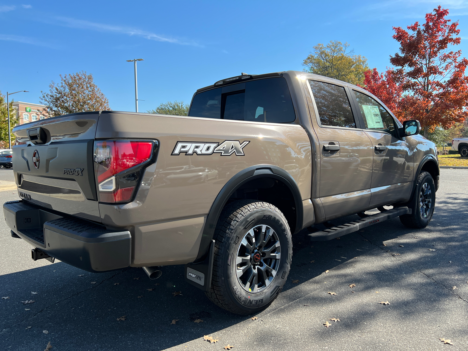 2024 Nissan Titan PRO-4X 10