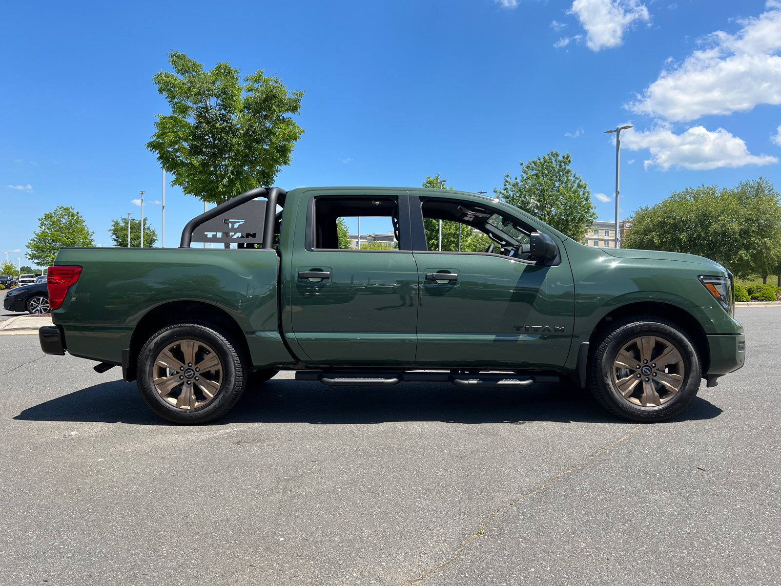 2024 Nissan Titan SV 11