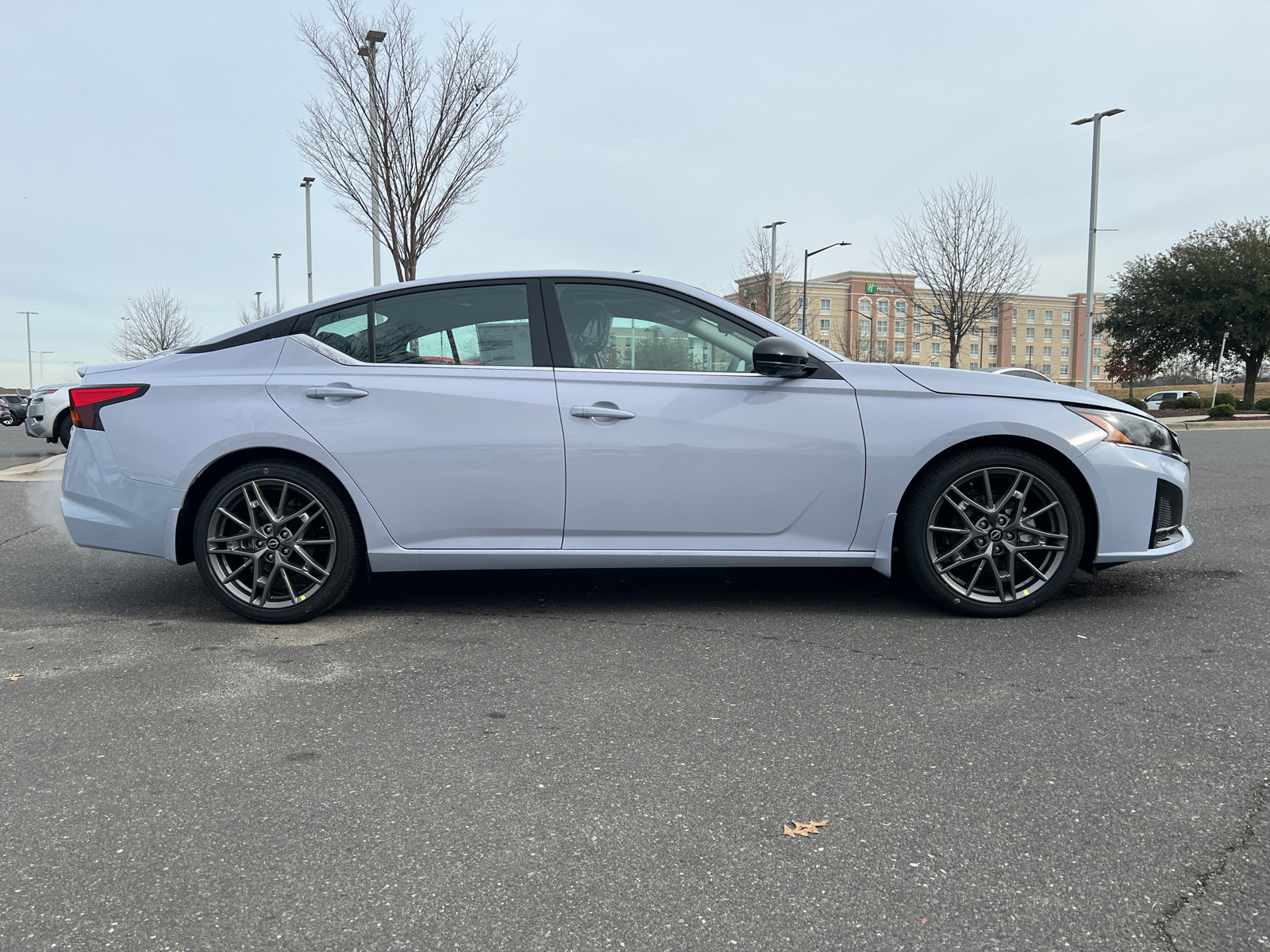 2024 Nissan Altima 2.0 SR 11