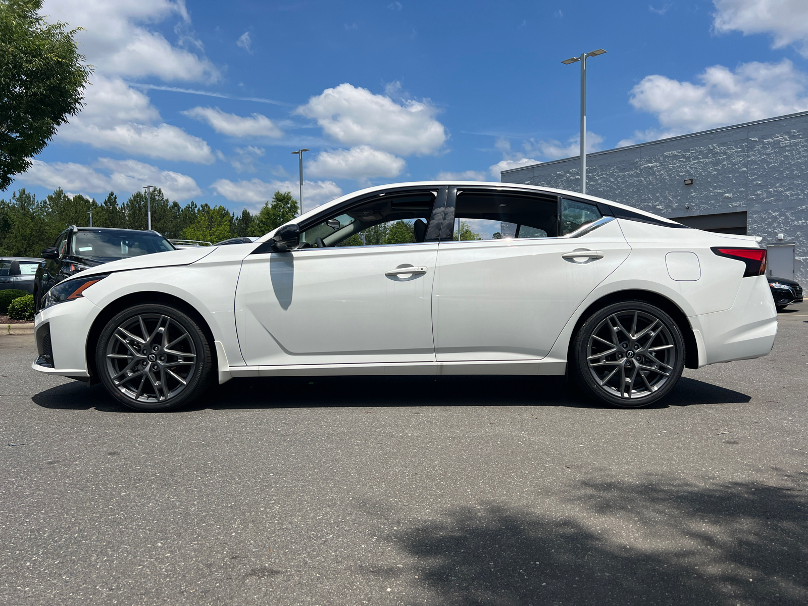 2024 Nissan Altima 2.0 SR 5